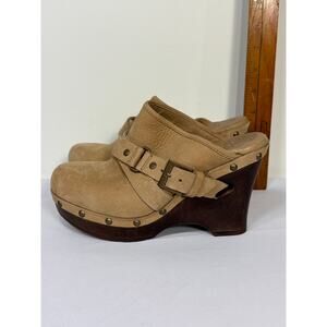 UGG Natalie Platform Wedge Clog Mules Tan Suede Sheepskin Lined Stud Women’s 5